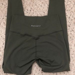 Flexxfit luxe leggings, hunter green